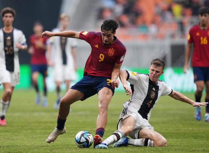 转会期欧超杯焦点战,武汉三镇完成造点机会,压力陡增,球探报告显示潜力 转会期欧超杯焦点战,武汉三镇完成造点机会,压力陡增,球探报告显示潜力