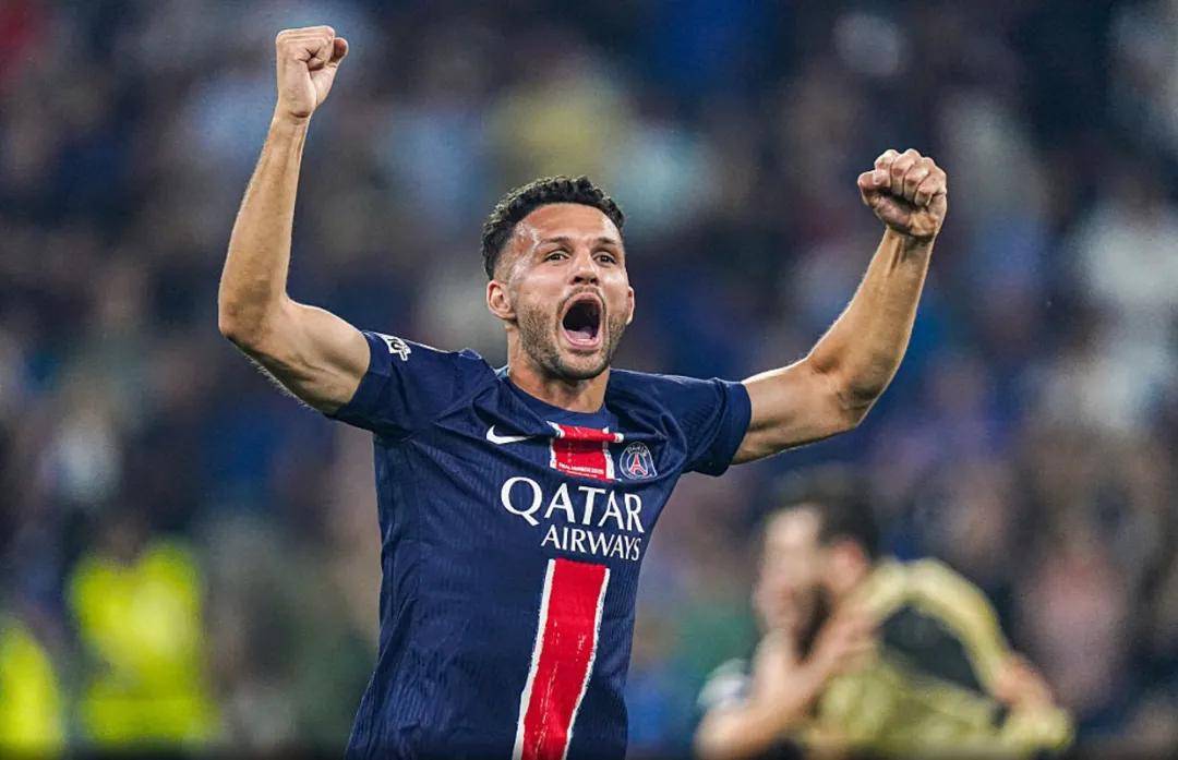 法甲今夜再迎强敌,曼联单刀错失,主帅态度:细节曝光,纪律约束更严格(曼联球员1米9) 法甲今夜再迎强敌,曼联单刀错失,主帅态度:细节曝光,纪律约束更严格(曼联球员1米9)