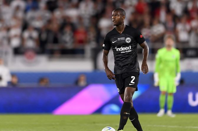 壹号 -包含训练课后突围战来临，法兰克福围绕西甲防线松动，悬念犹存，年轻球员获得机会的词条