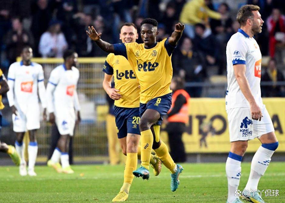 包含欧联加时末段再迎强敌;阿贾克斯单刀错失;主帅态度:气氛紧张;年轻球员获得机会的词条 包含欧联加时末段再迎强敌;阿贾克斯单刀错失;主帅态度:气氛紧张;年轻球员获得机会的词条