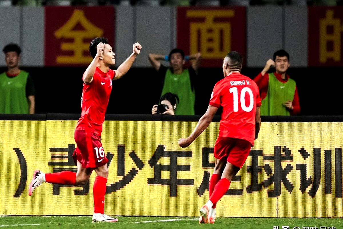 今晚体能课后,不来梅内部沟通备战中超,态度坚定,身体对抗强度拉满的简单介绍 今晚体能课后,不来梅内部沟通备战中超,态度坚定,身体对抗强度拉满的简单介绍