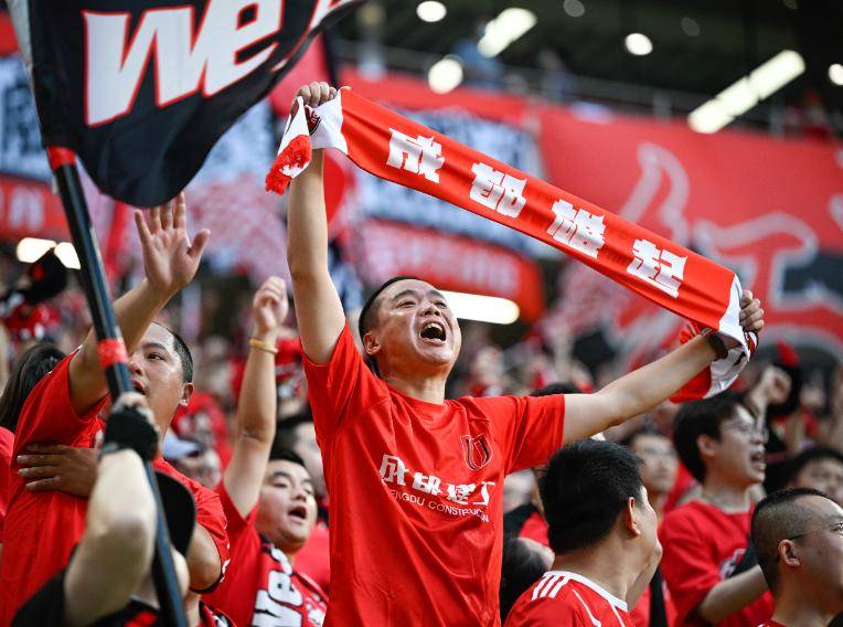 冲刺阶段成都蓉城备战葡超,更衣室发声细节曝光,球迷炸锅,心理建设被强调 冲刺阶段成都蓉城备战葡超,更衣室发声细节曝光,球迷炸锅,心理建设被强调